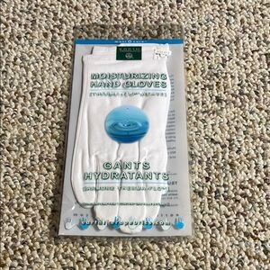 Earth Therapeutics Moisturizing Hand Gloves. Thermal Flo Weave. NWT